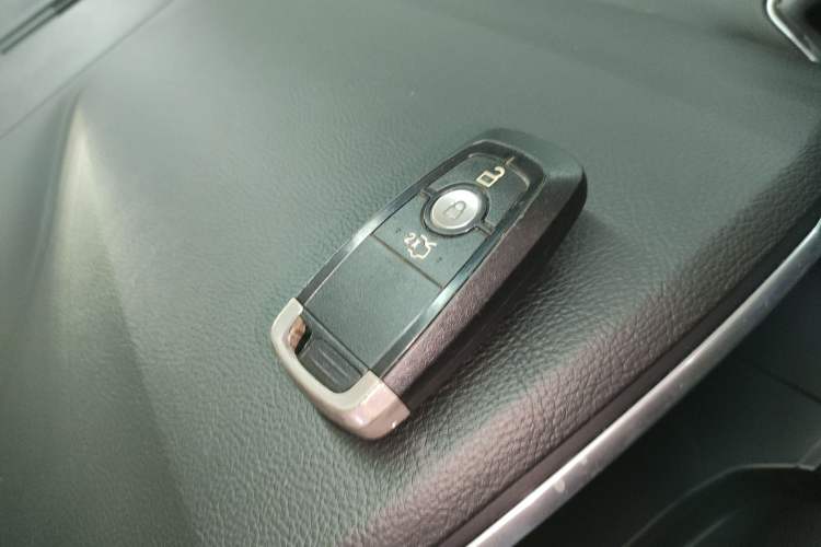 Used Ford Edge 2018 EcoBoost 245 Two-Wheel-Drive Titanium 7-Seater China V Standard
