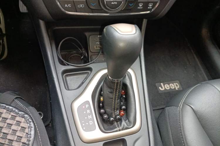 Used  Cherokee 2017 2.4L Leading Edition