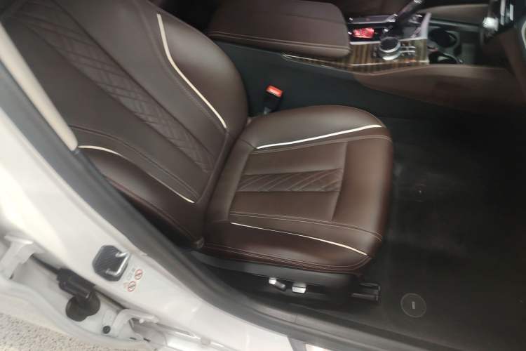 Used BMW 5 Series 2019 Facelifted 530Li Leading Edition Luxury Package
