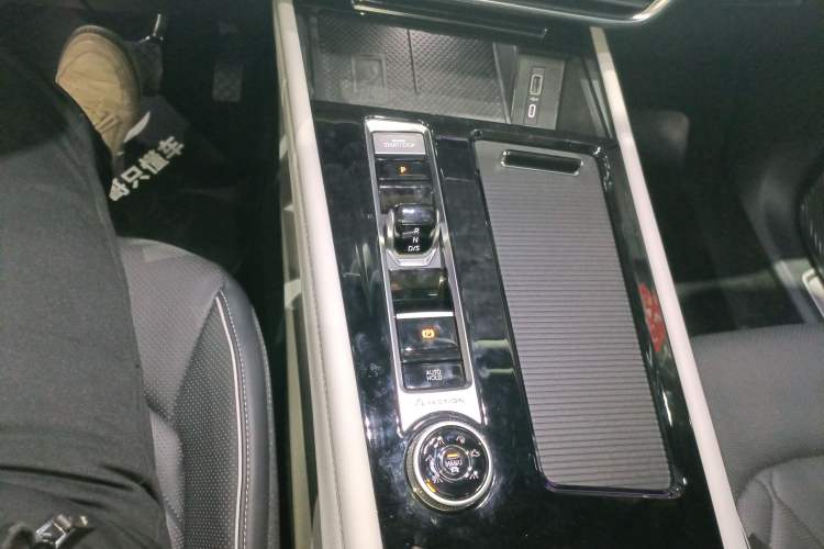 Used Volkswagen Teramont 2024 380TSI Four-Wheel Drive Longxiang Edition
