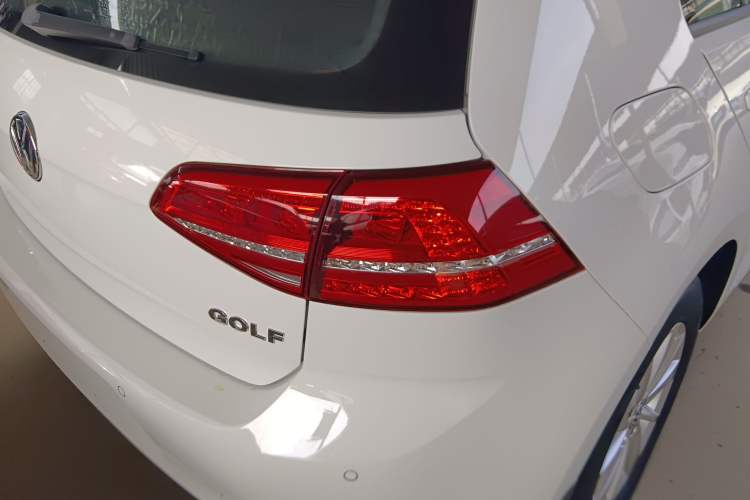 Used Volkswagen Golf 2015 1.6L Automatic Fashion Model
