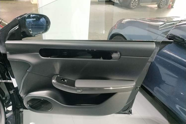 Used Leapmotor C01 2022 Four-Wheel Drive Dual-Motor High-Performance Version
