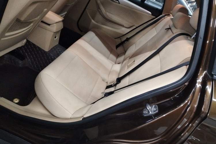 Used BMW X1 2012 sDrive18i Luxury Edition