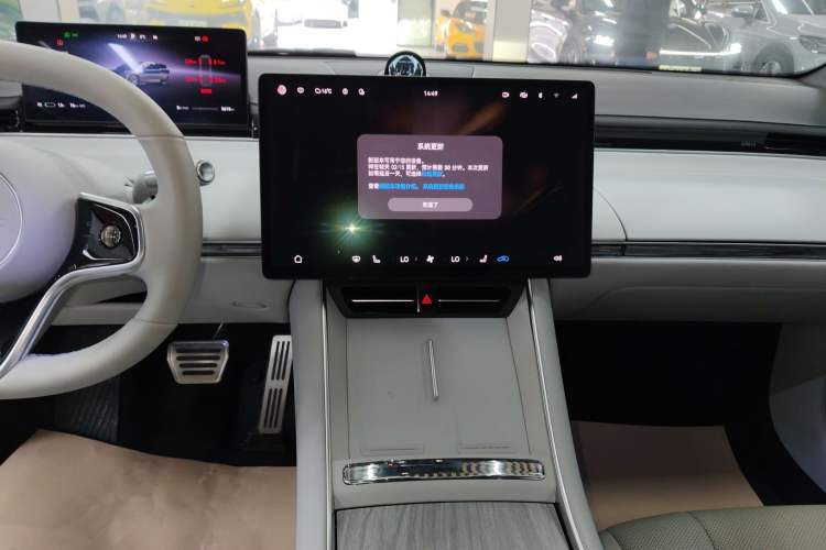 Used Hima Luxeed S7 2025 785 km Ultra