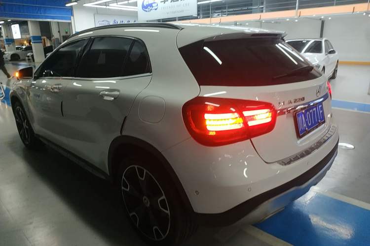 Used Mercedes-Benz GLA 2017 GLA 220 4MATIC Fashion Model
