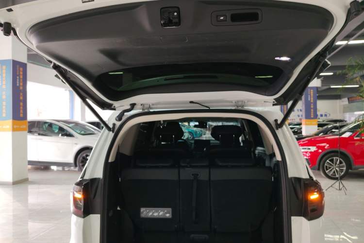 Used Honda Elysion 2022 2.0L eHEV Luxury First Edition
