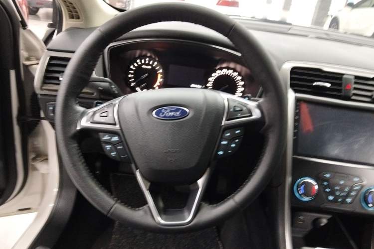 Used Ford Mondeo 2018 EcoBoost 180 Smart Control Fashion Model China VI Standard
