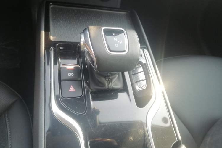 Used Hongqi E-QM5 2022 431 km Charge & Enjoy Edition
