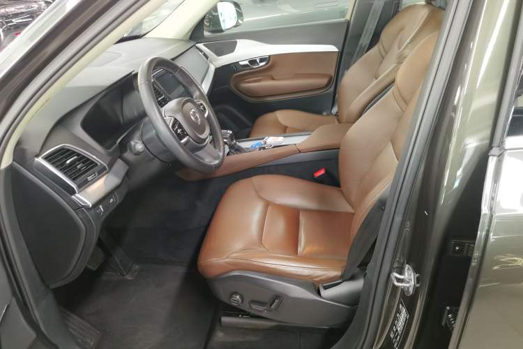 Used Volvo XC90 2019 T5 Zhiyi Edition 7-Seater China V Emission Standard
