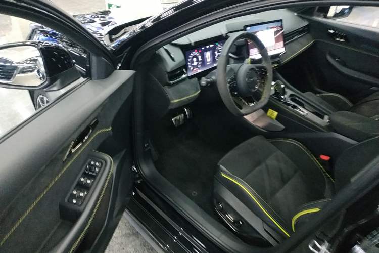 Used Lynk & Co 03 2023 03+ 2.0TD Automatic Yufeng Edition