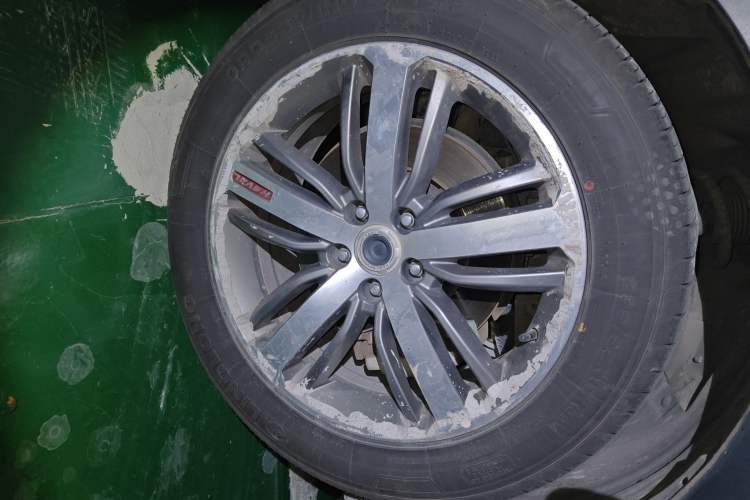 Used Haval H6 2017 Red Label 2.0T Automatic Two-Wheel Drive ZhiShang Model
