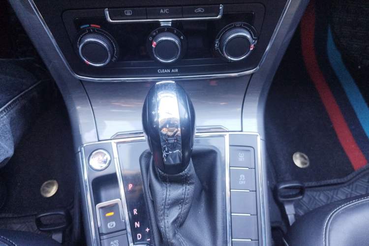 Used Volkswagen Passat 2017 330TSI DSG Luxury Edition
