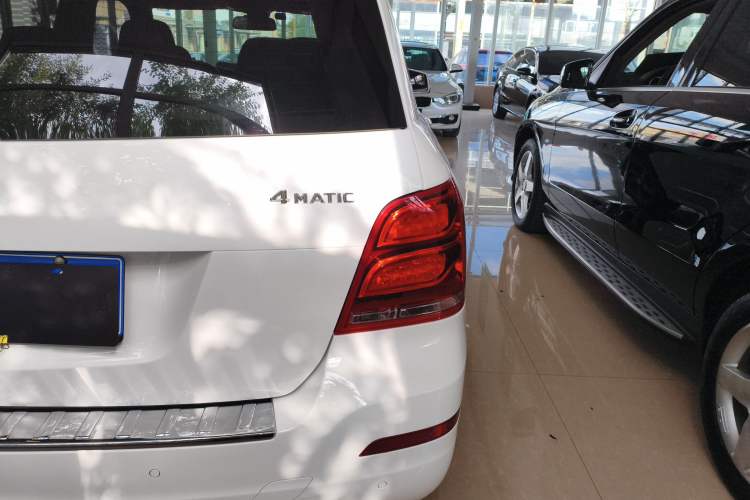 Used Mercedes-Benz GLK-Class 2013 GLK 300 4MATIC Dynamic Sunroof Model