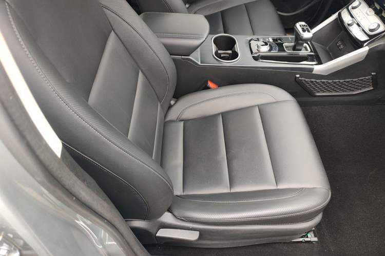 Used Great Wall Poer 2021 2.0T Commercial Version Automatic Diesel 4x4 Elite Long-Box GW4D20M
