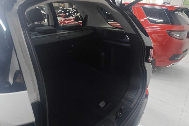 Used Land Rover Discovery Sport 2019 240 PS PURE Edition China VI Standard
