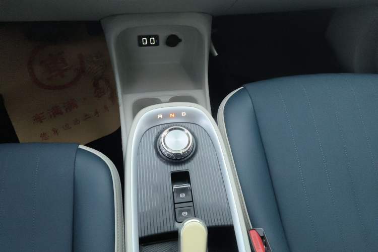 Used ORA Good Cat 2022 Morandi Edition 400km Standard Range Luxury Version Lithium-Ion Battery