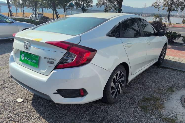 Used Honda Civic 2016 220TURBO CVT Luxury Edition
