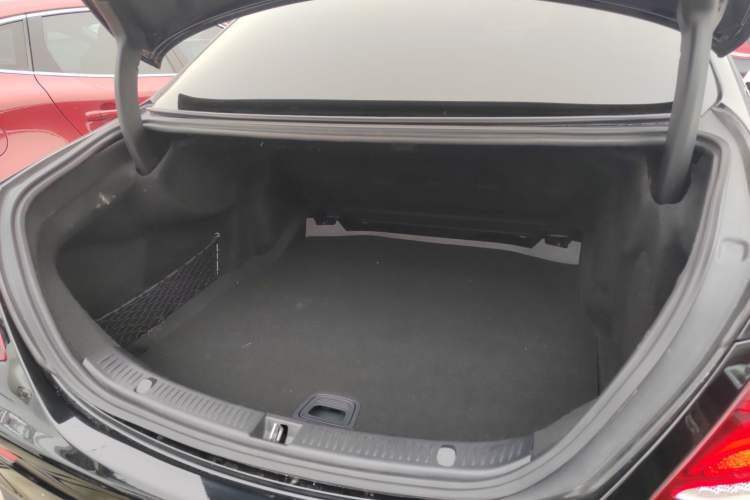 Used Mercedes-Benz E-Class 2018 Facelift E 200 L Sport Edition
