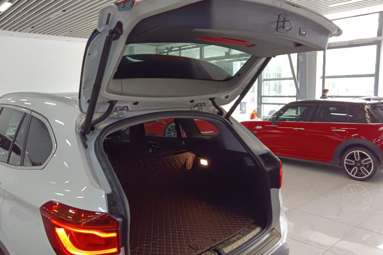 Used BMW X1 2018 sDrive20Li Leading Model
