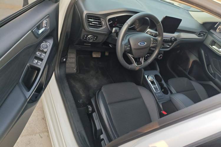 Used Ford Focus 2020 Sedan EcoBoost 180 Automatic Trend Edition
