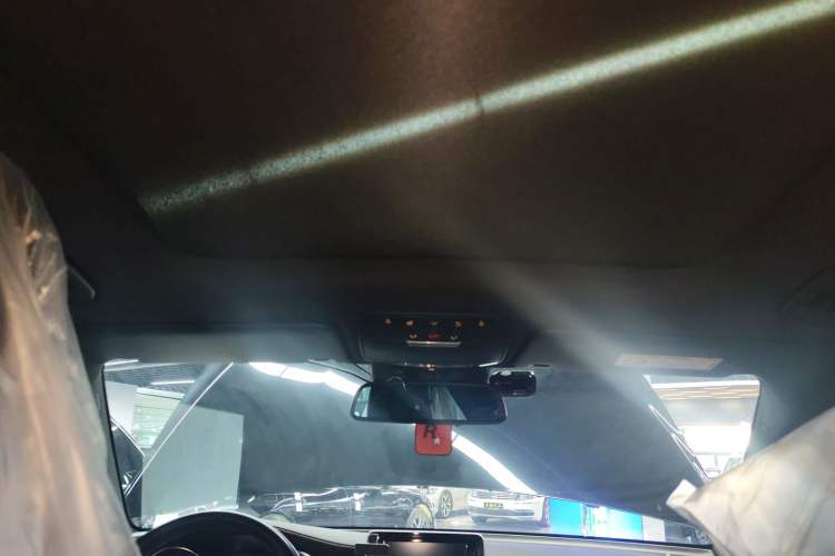 Used Mercedes-Benz GLC 2019 Facelift GLC 260 L 4MATIC Luxury Model
