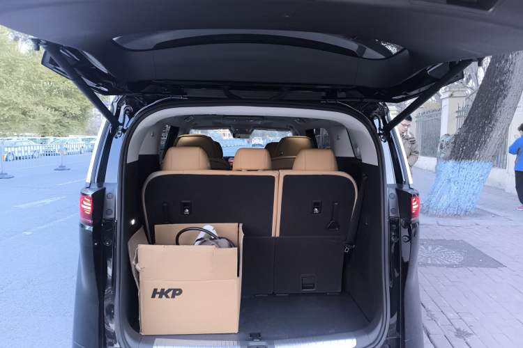 Used Denza D9 2024 DM-i 980 Four-Wheel Drive Prestige Model
