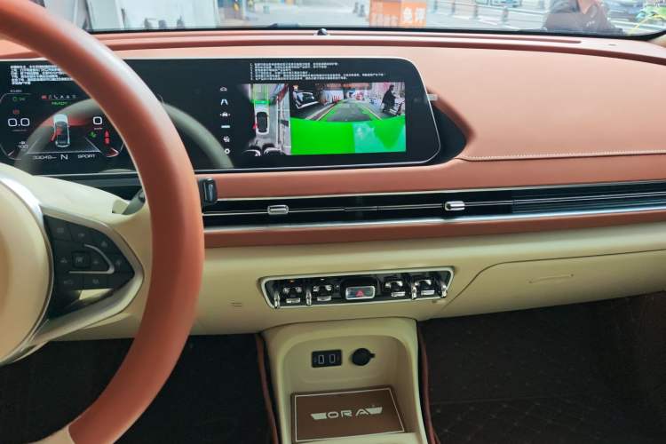 Used ORA Good Cat 2023 401 km Standard Range Comfort Version Lithium Iron Phosphate