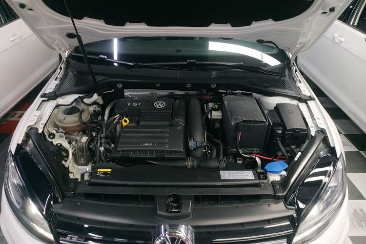 Used Volkswagen Golf 2017 280TSI Automatic R-Line Million-Vehicle Commemorative Edition
