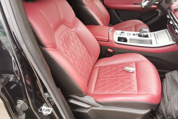 Used JETOUR X70 PLUS 2023 1.6T DCT Stronger 7-Seater
