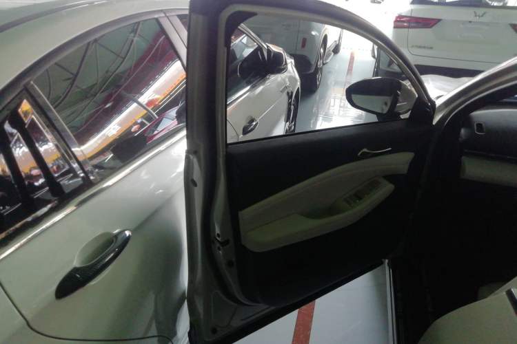 Used Baojun Yunhai 2024 140km Plug-in Hybrid Version
