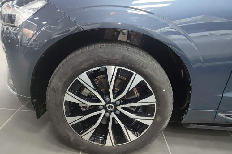 Used Volvo XC60 2023 B5 4x4 Smart Luxury Edition
