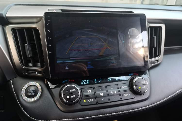 Used Toyota RAV4 2016 2.0L CVT Two-Wheel Drive Fashion Edition China V Standard
