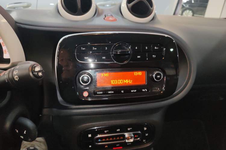 Used  fortwo 2015 1.0L 52 kW hardtop Dynamic version
