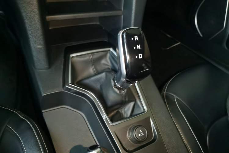 Used JMC Yuhu EV 2022 4x2 LX JX6510PA5BEV
