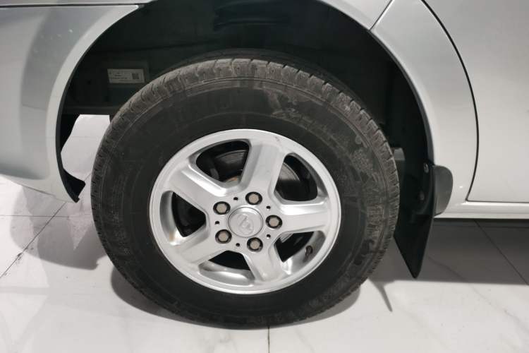 Used SAIC MAXUS Xintu V80 2017 2.5T AMT Aoyuntong China V Standard Long Wheelbase High Roof – 6 to 10 Seats
