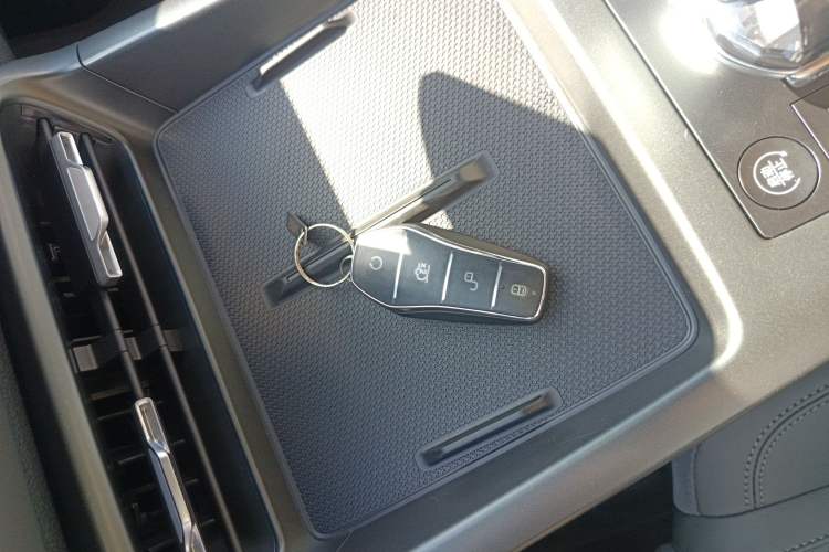 Used BYD Qin PLUS 2025 DM-i Smart Drive 55KM Leading Model
