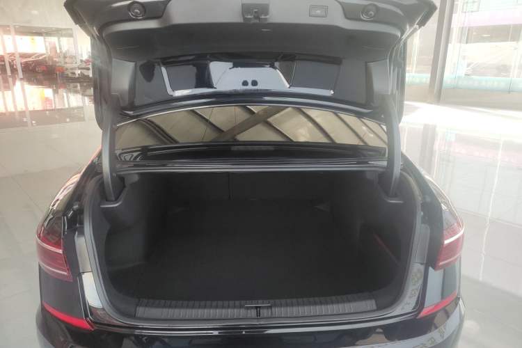 Used Volkswagen Passat 2023 330TSI Starry Luxury Edition
