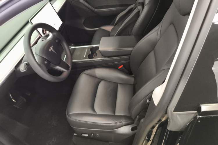 Used Tesla Model Y 2023 Rear-Wheel-Drive Version
