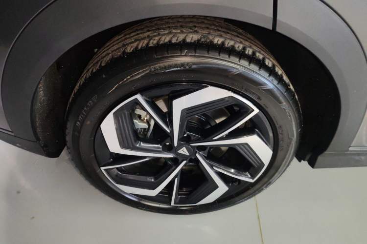 Used  S07 2024 215Max Range-Extended Version
