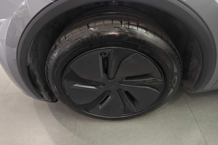 Used Tesla Model Y 2025 Rear-Wheel-Drive Version
