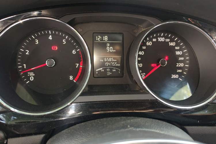 Used Volkswagen Sagitar 2015 1.6L Manual Comfort Model
