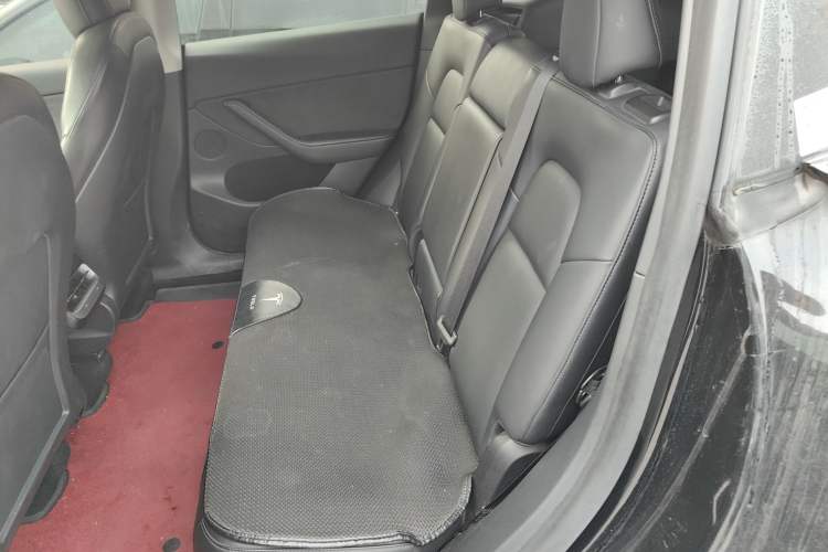 Used Tesla Model Y 2021 Long-Range All-Wheel-Drive Version
