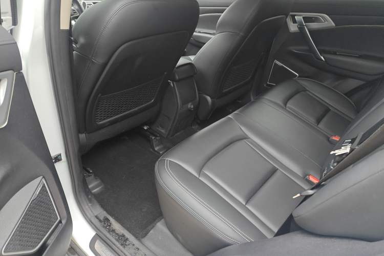 Used Geely Auto Emgrand X7 Sport 2016 2.0L Manual Smart Connect Version
