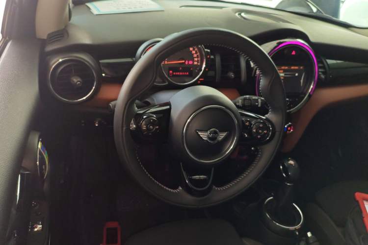 Used  MINI 2016 1.5T COOPER SEVEN
