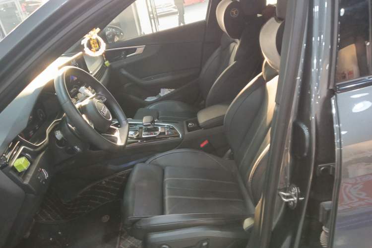 Used Audi A4L 2023 40 TFSI Luxury Dynamic Model
