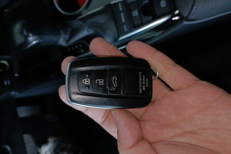 Used Toyota Camry 2018 2.0S FENGSHANG Edition
