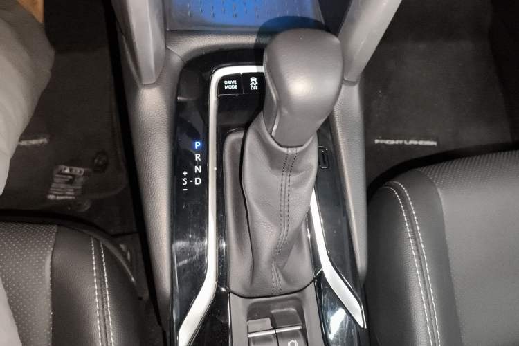 Used Toyota FRONTLANDER 2023 2.0L Smart Electric Hybrid Dual-Engine Deluxe Version