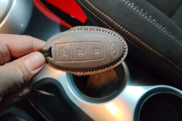 Used Infiniti ESQ 2014 1.6L Spontaneous Edition
