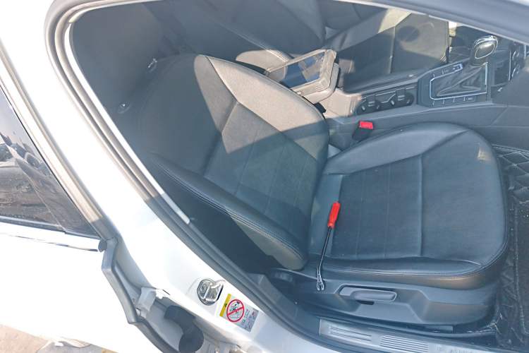 Used Volkswagen Lamando 2015 230TSI DSG Fashion Edition
