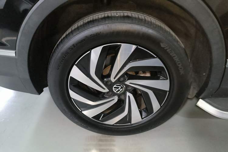 Used Volkswagen Tiguan L 2024 330TSI Automatic Two-Wheel Drive Smart Edition